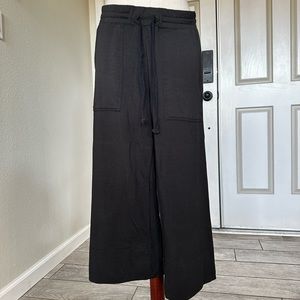 Black Quince loungewear straight wide leg sweatpants size M